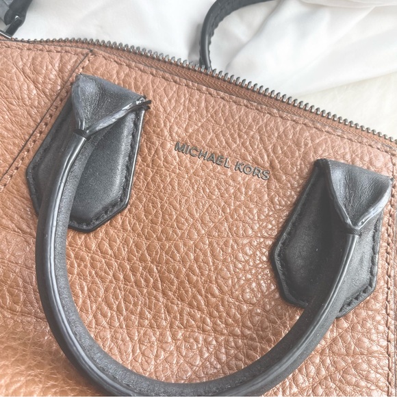 m i c h a e l k o r s - Picture 4 of 16